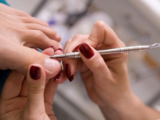 RICOSTRUZIONE UNGHIE - Smalto Semi Permanente Piedi